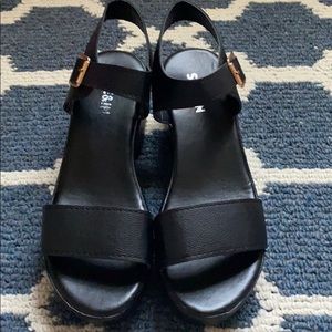 Black Platform Sandals